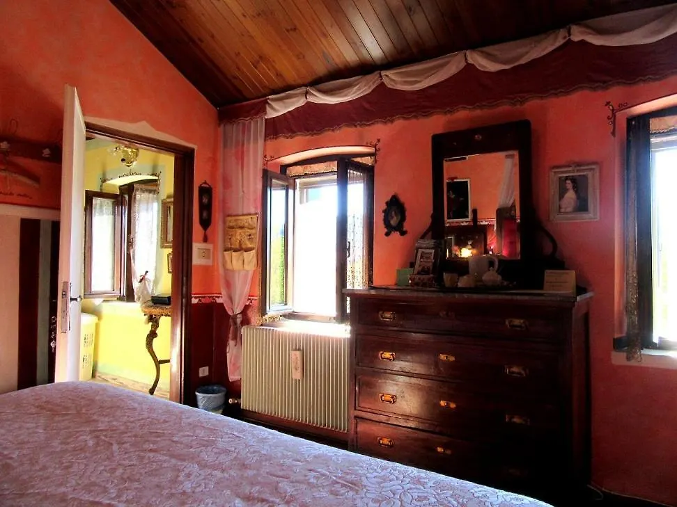 Art B&B La Casa Del Pittore Revine Lago Italië