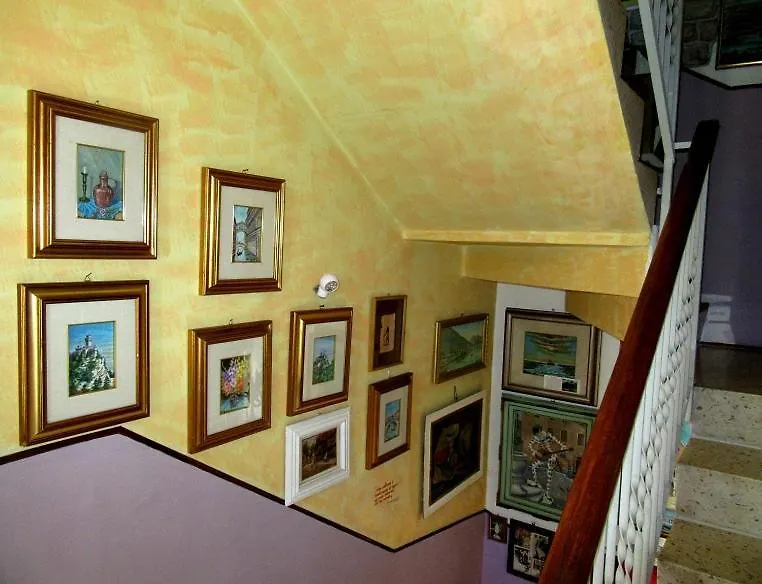 Art B&B La Casa Del Pittore Revine Lago Italy